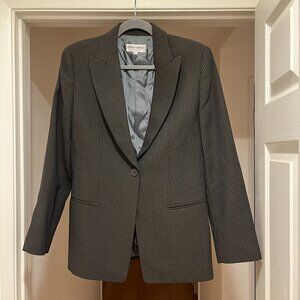 Giorgio Armani Le Collezioni Women's Suit Size 6 & 8